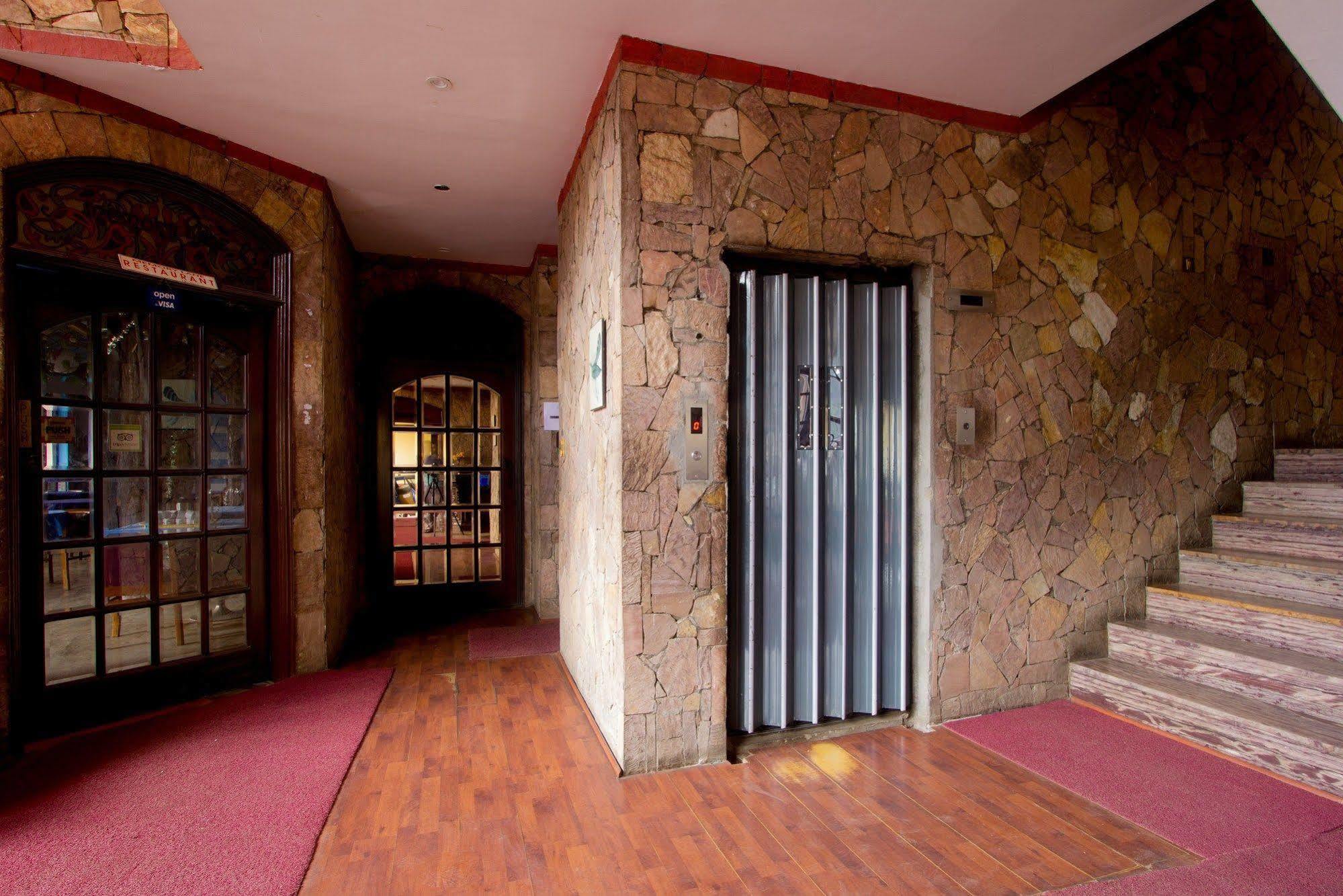 Fabhotel Khems Shoram Palace Road Ооти Екстериор снимка